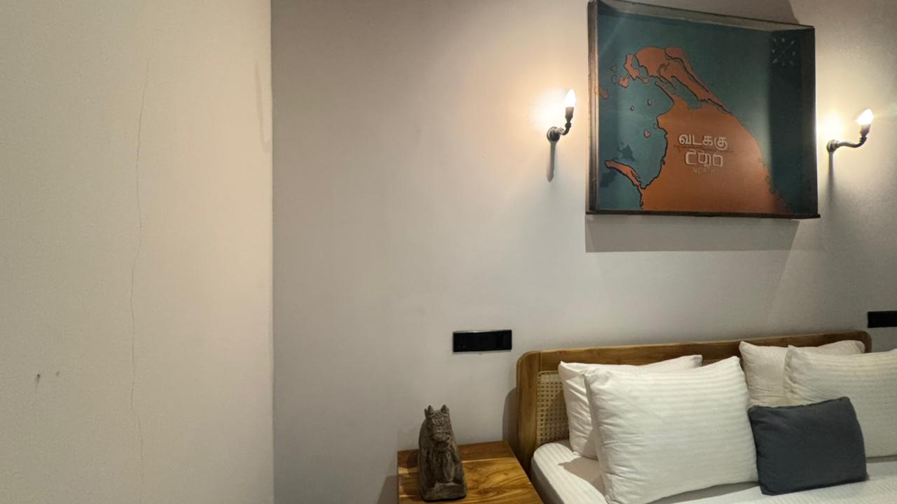 Deluxe balcony room seating area
